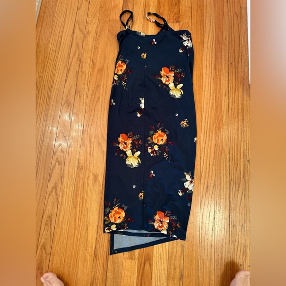 WOMEN’S DRESS - Picture 3 of 3